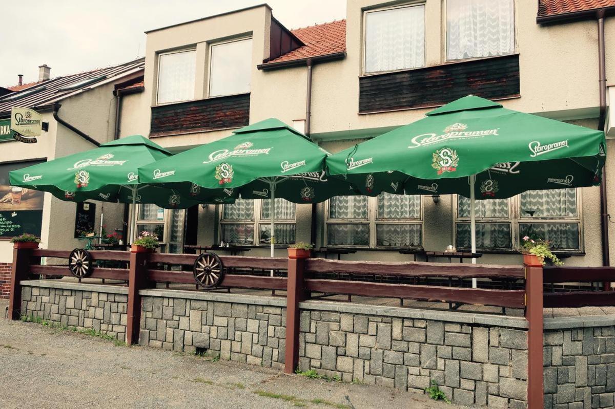 Penzion A Restaurace U Jezirka Hrimezdice Экстерьер фото